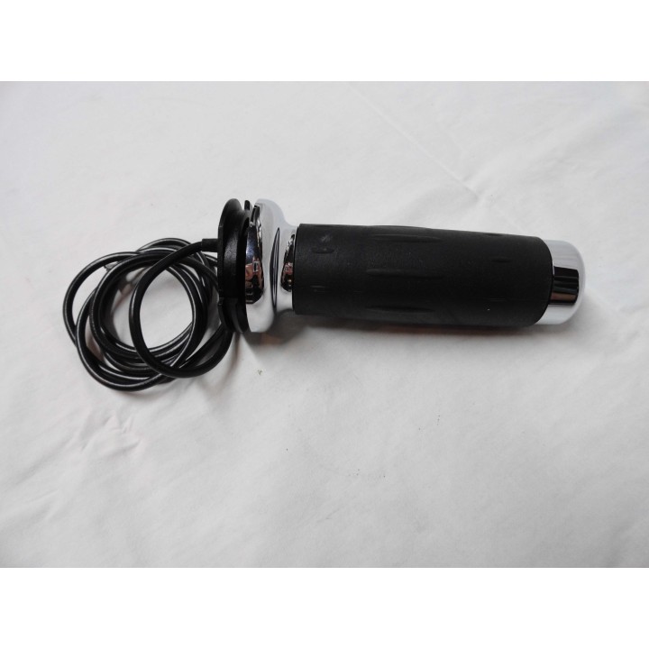 POIGNEE CHAUFFANTE CAOUTCHOUC CHROME COTE DROIT BMW de référence 61317680536 sur apleingaz.fr