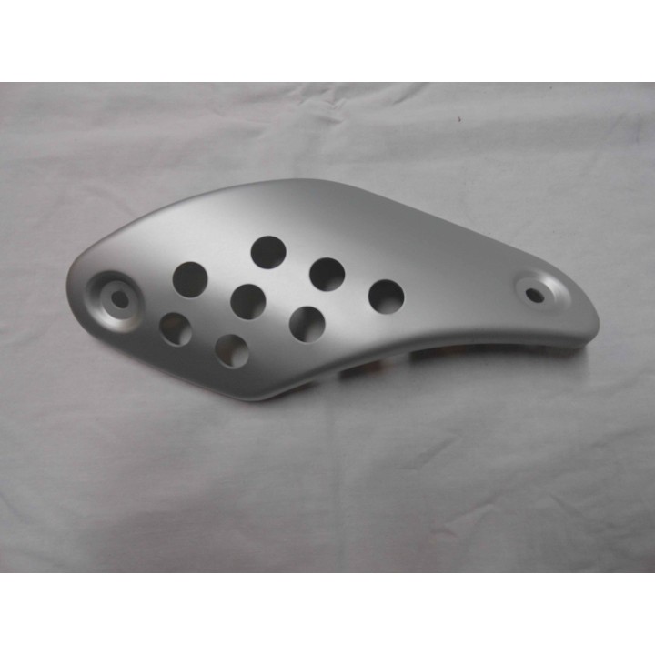 CACHE GAUCHE BMW de référence 18122343583 sur apleingaz.fr